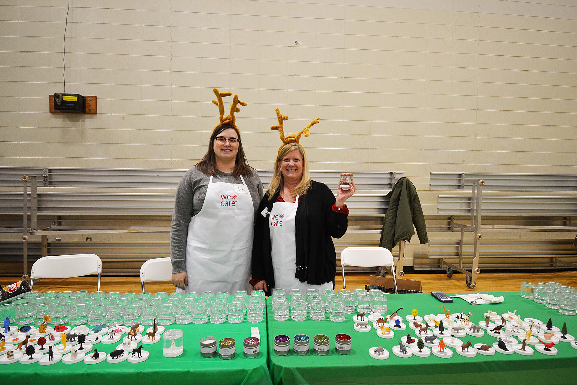 WeCare 2017: Snowglobe-making craft table