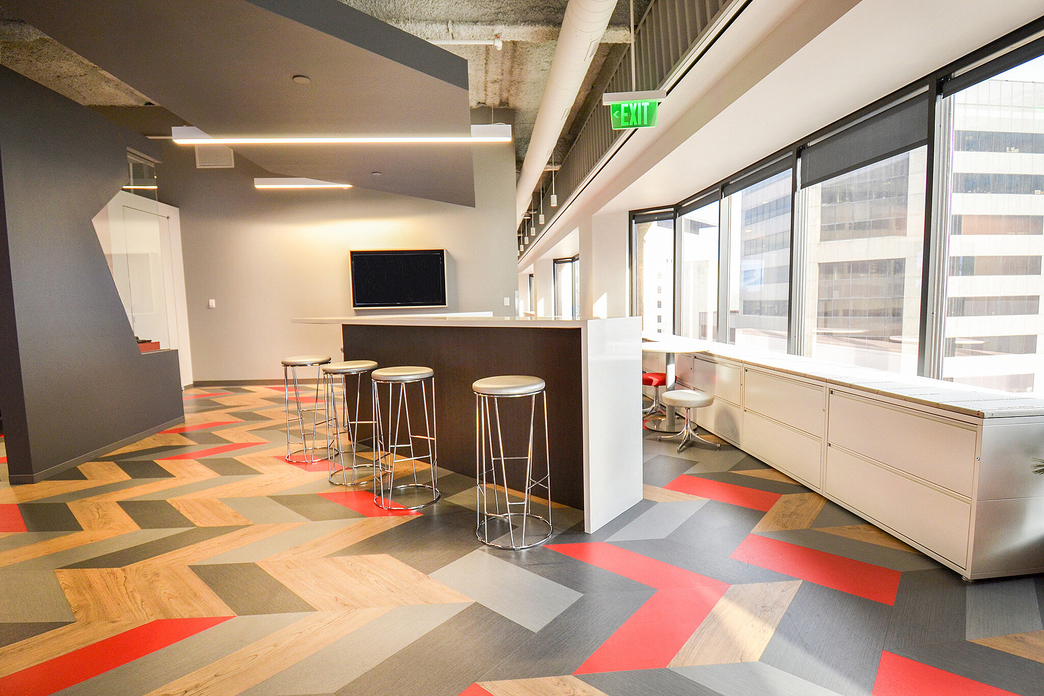 CW Project Highlight: high table with stools