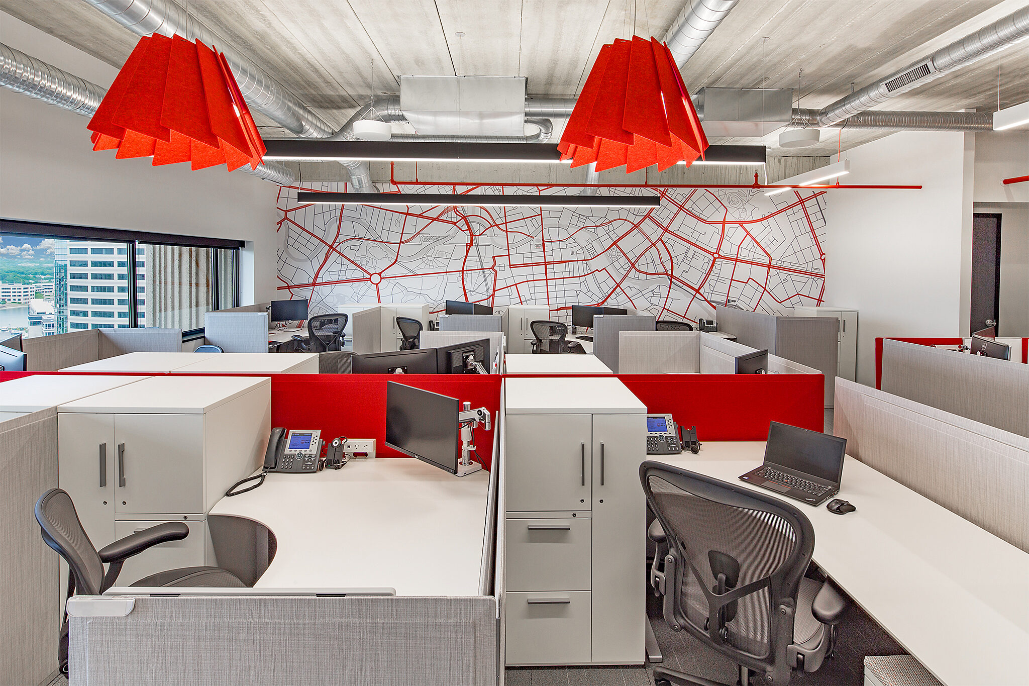 JLL Project Highlight: desk areas