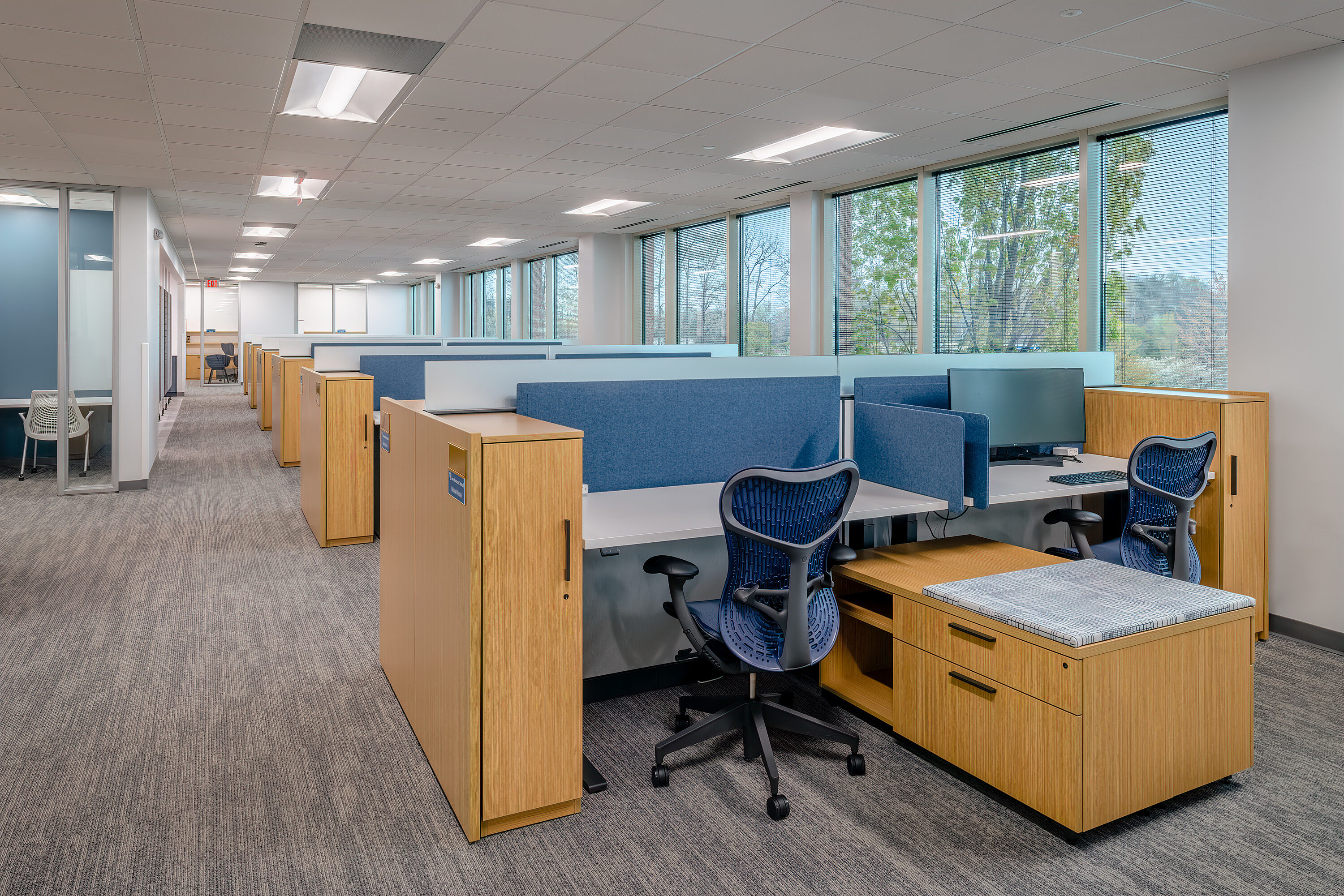 northwestern mutual office desks and chairs