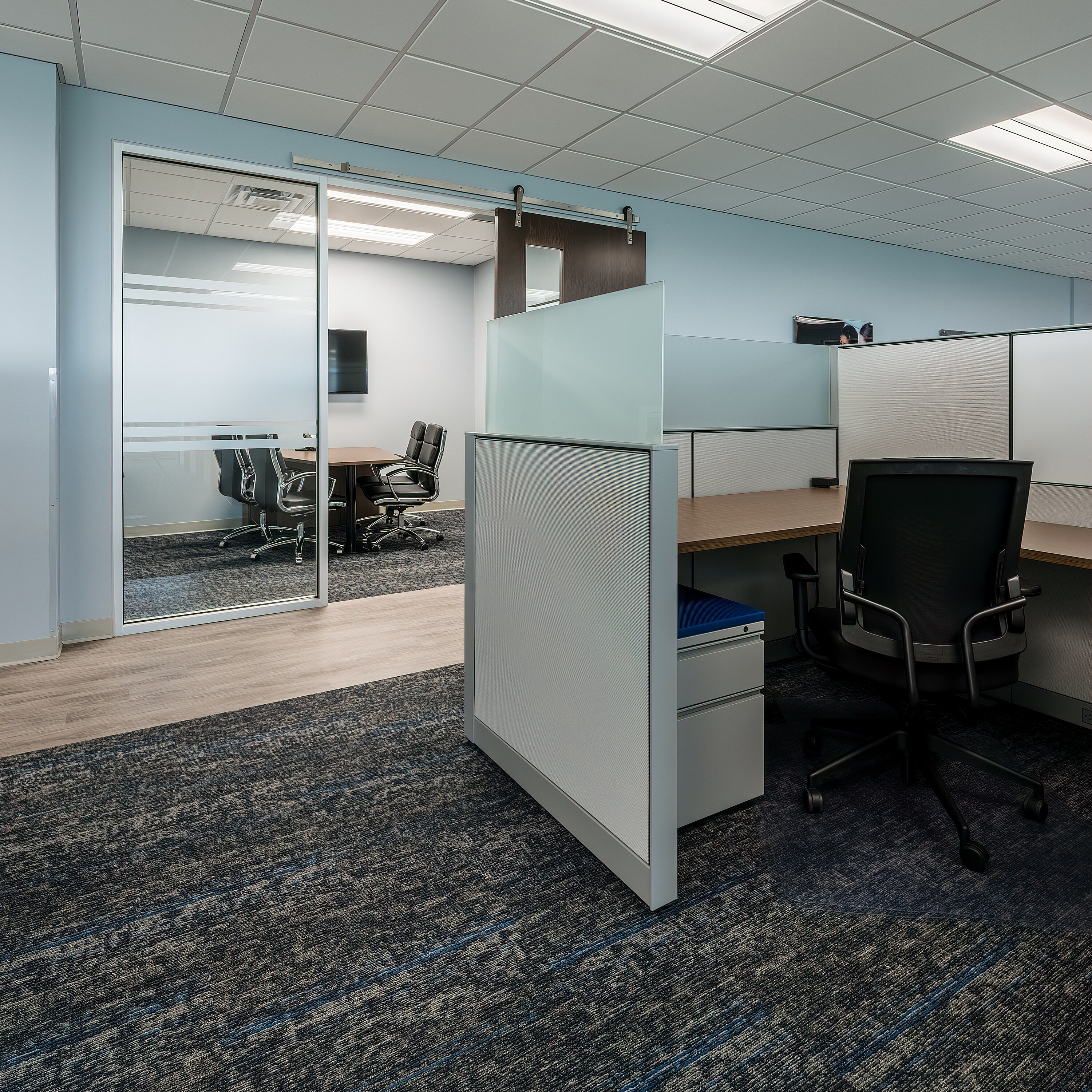 Orbis cubicle and chair