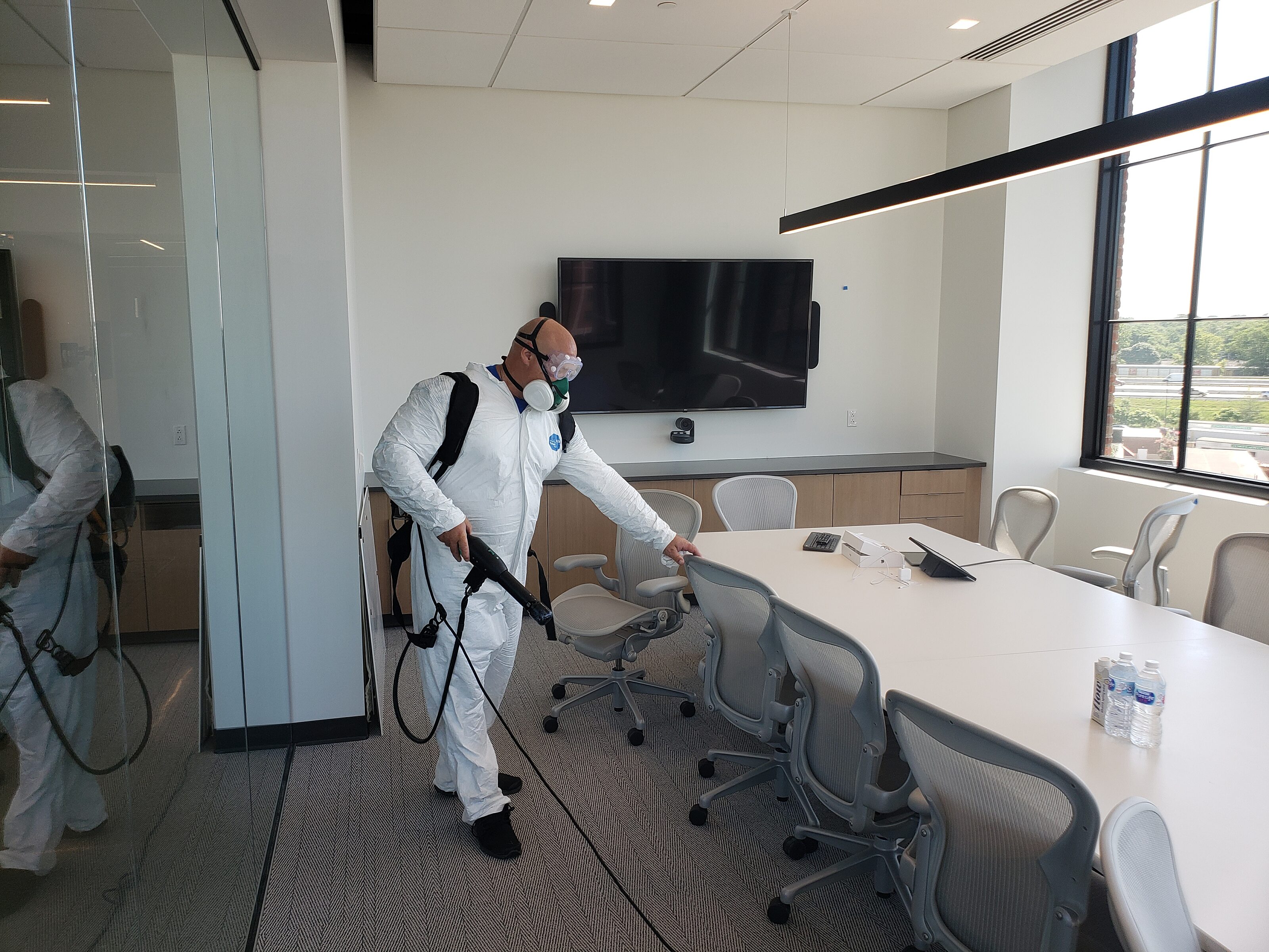 Microbecare application in high alpha conference room
