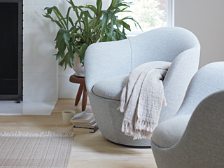 lina swivel chair grey with blanket