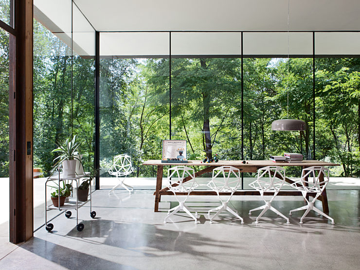 Magis modern office with desk and chairs