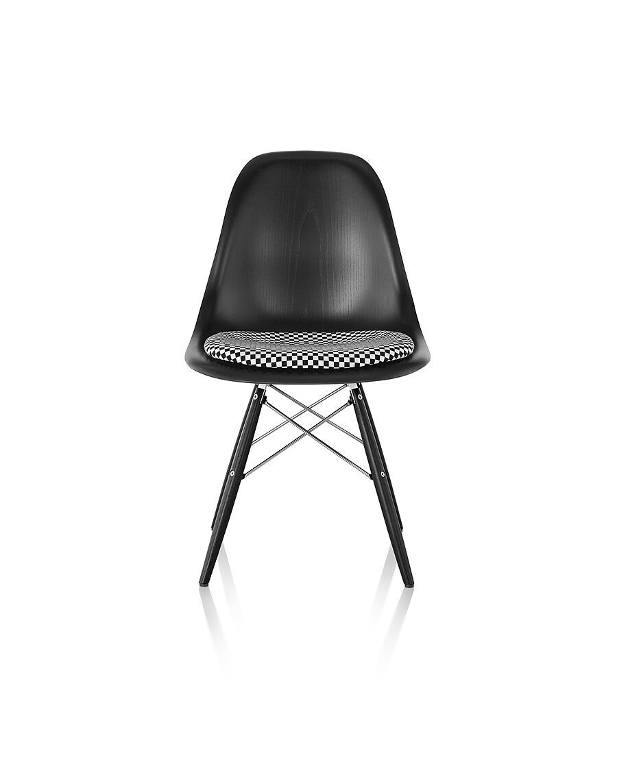 Eames Molded Wood Chair 3